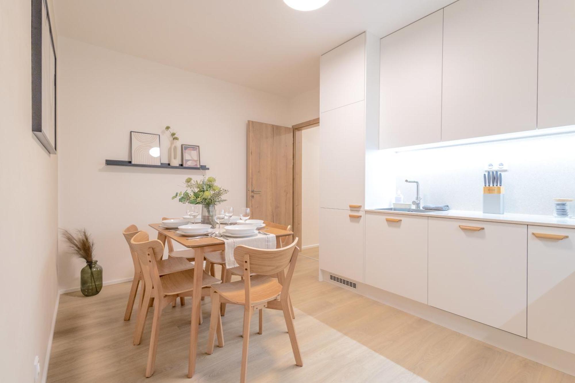 Bright 2Br - 8Th Floor, Balcony, Free Parking - By Gravity Prague Appartement Buitenkant foto