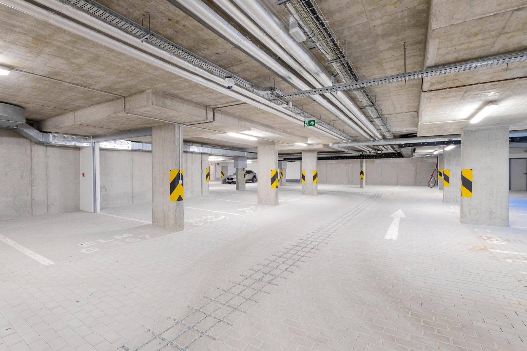 Bright 2Br - 8Th Floor, Balcony, Free Parking - By Gravity Prague Appartement Buitenkant foto
