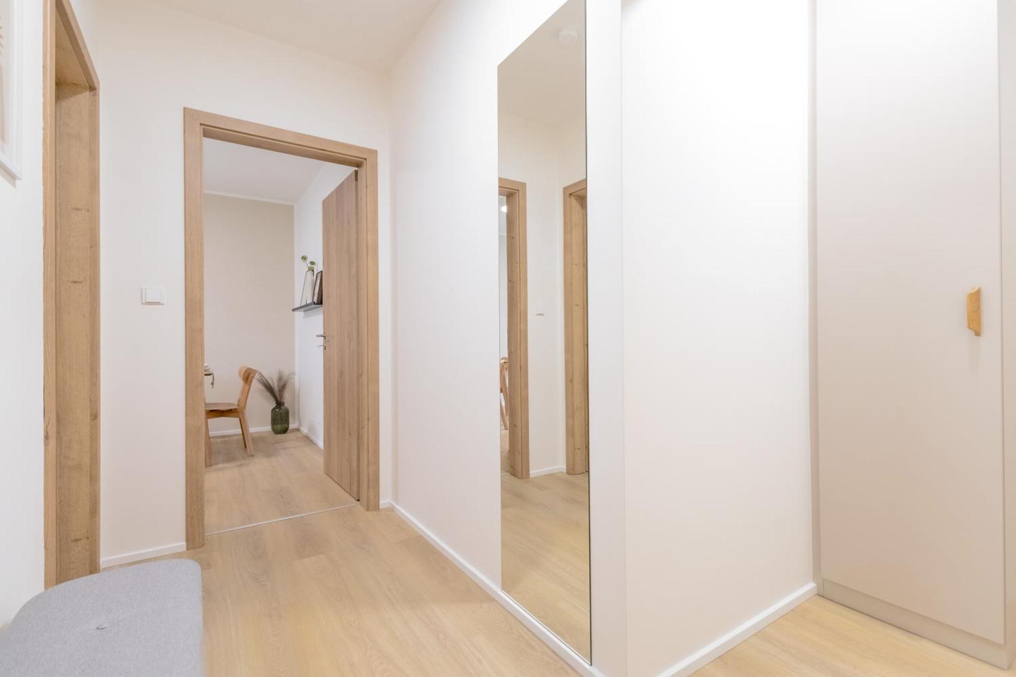 Bright 2Br - 8Th Floor, Balcony, Free Parking - By Gravity Prague Appartement Buitenkant foto
