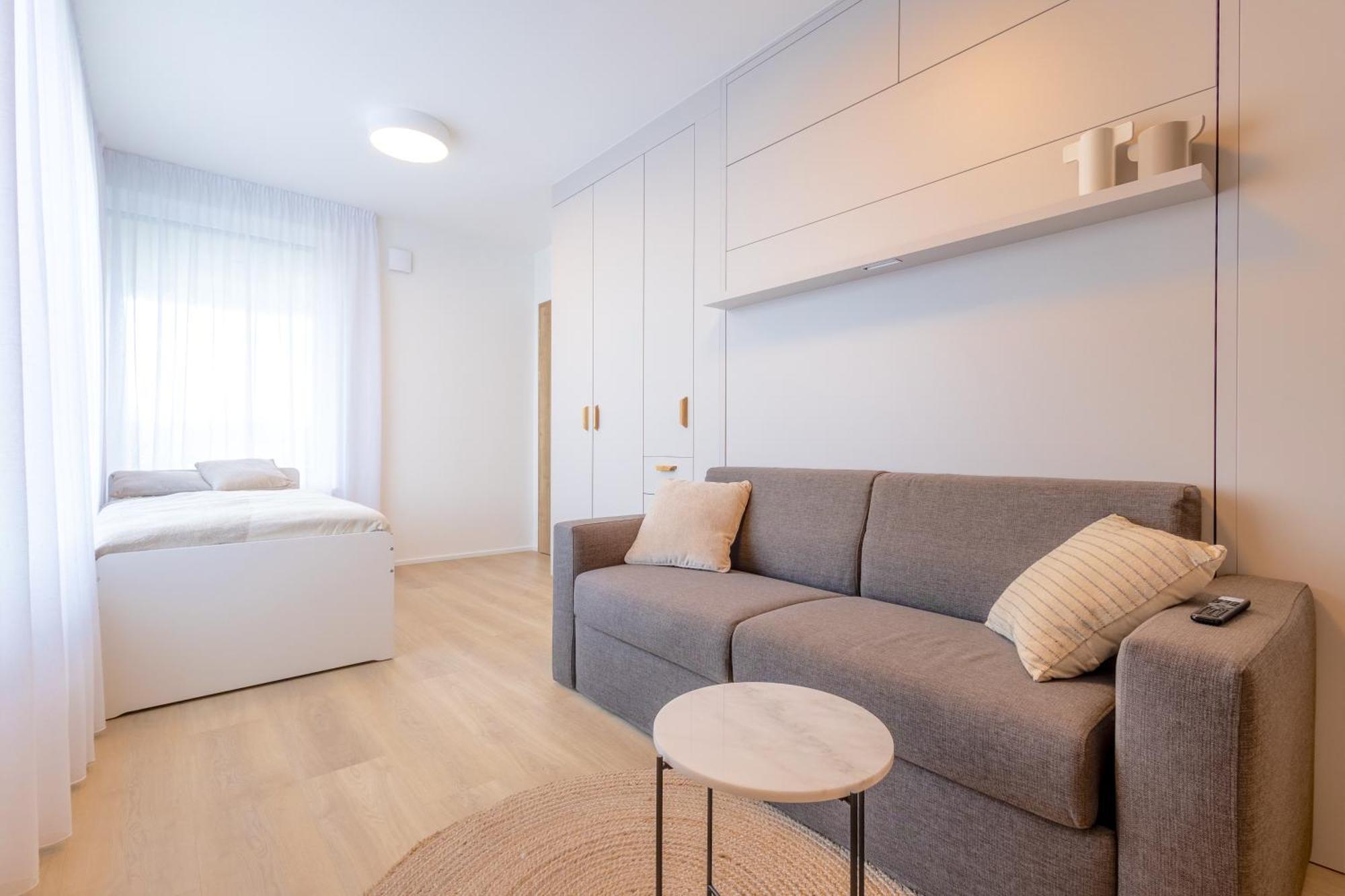 Bright 2Br - 8Th Floor, Balcony, Free Parking - By Gravity Prague Appartement Buitenkant foto
