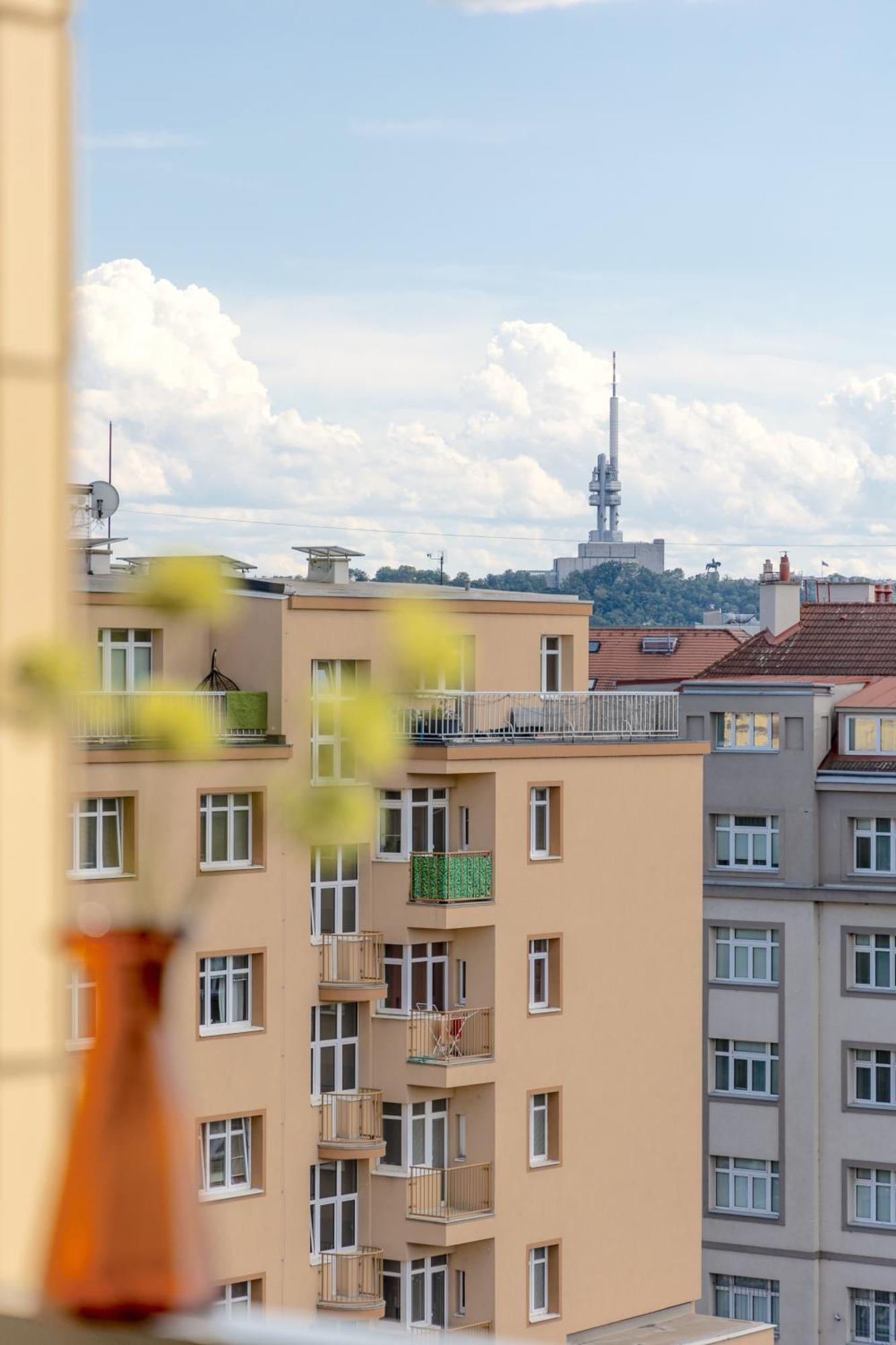 Bright 2Br - 8Th Floor, Balcony, Free Parking - By Gravity Prague Appartement Buitenkant foto