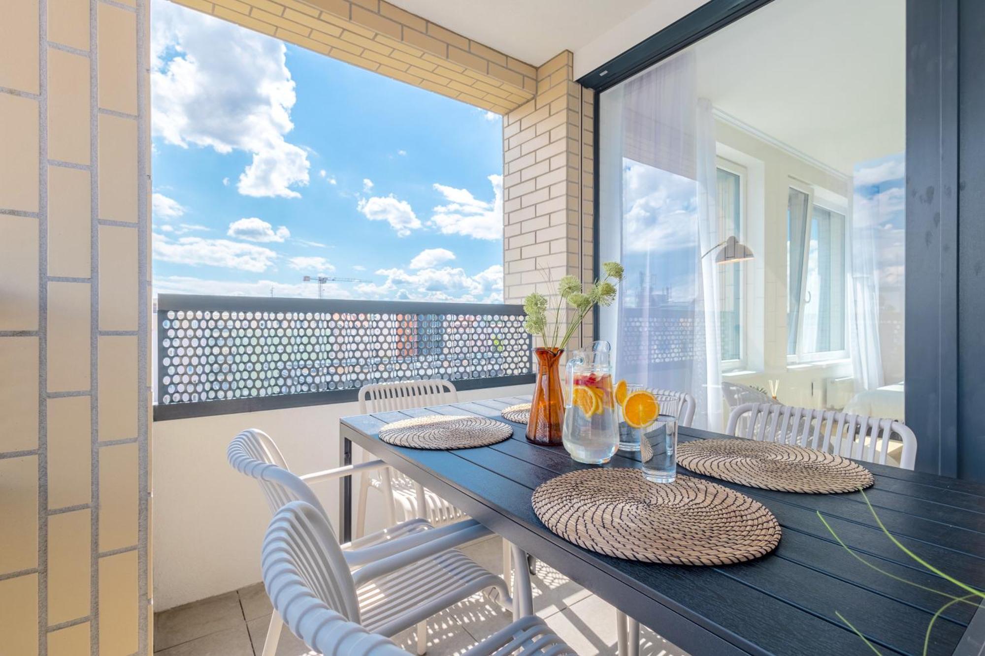 Bright 2Br - 8Th Floor, Balcony, Free Parking - By Gravity Prague Appartement Buitenkant foto