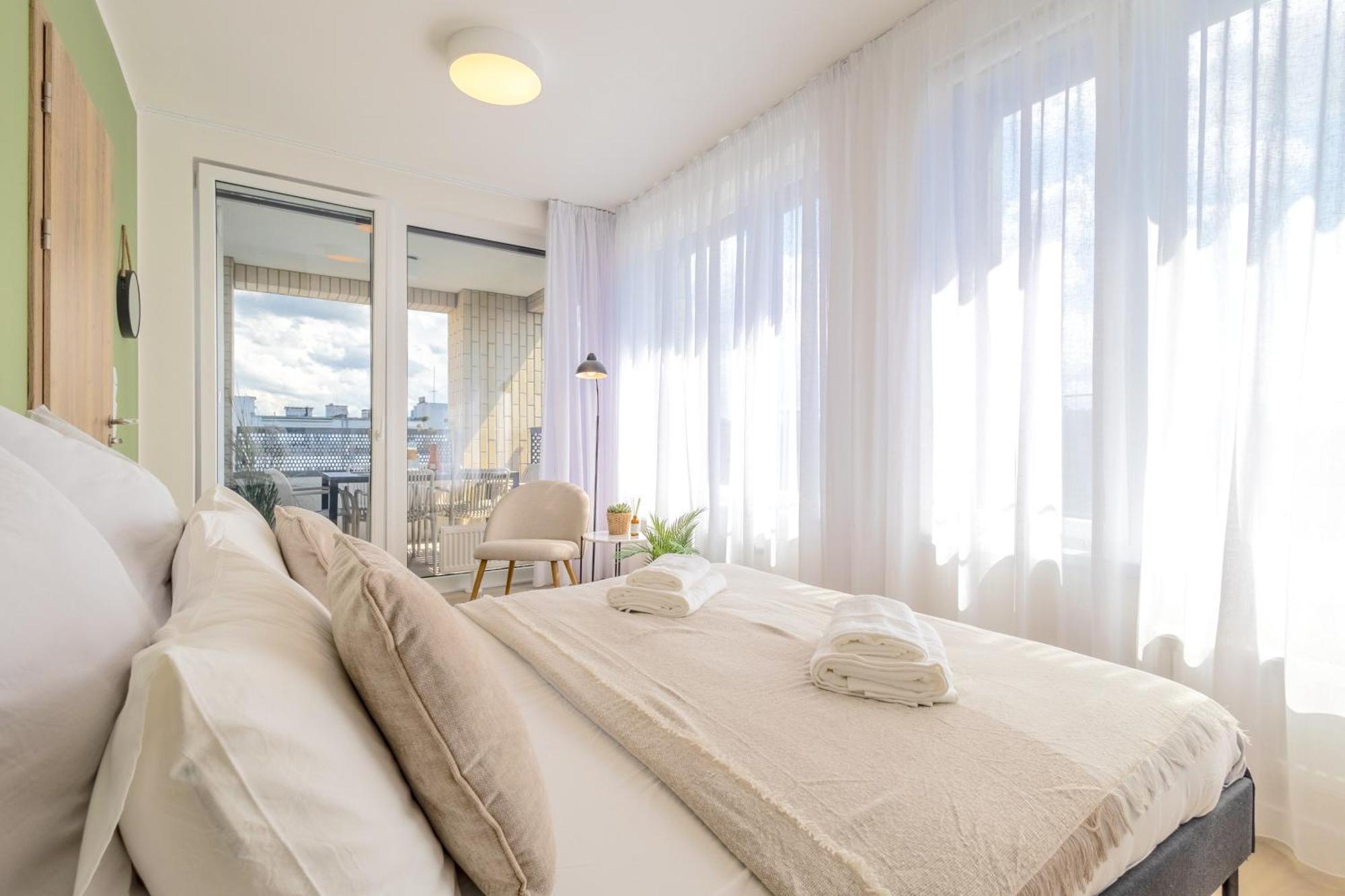 Bright 2Br - 8Th Floor, Balcony, Free Parking - By Gravity Prague Appartement Buitenkant foto
