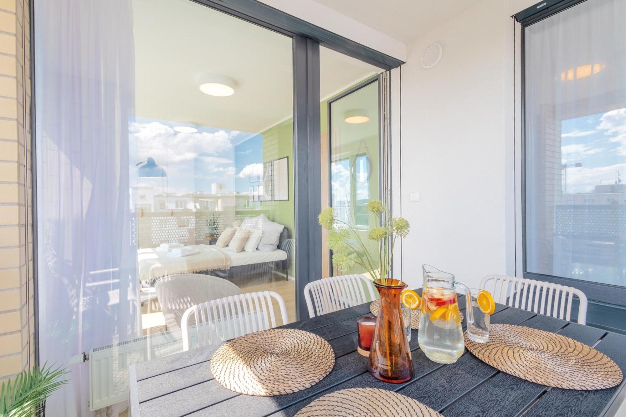 Bright 2Br - 8Th Floor, Balcony, Free Parking - By Gravity Prague Appartement Buitenkant foto